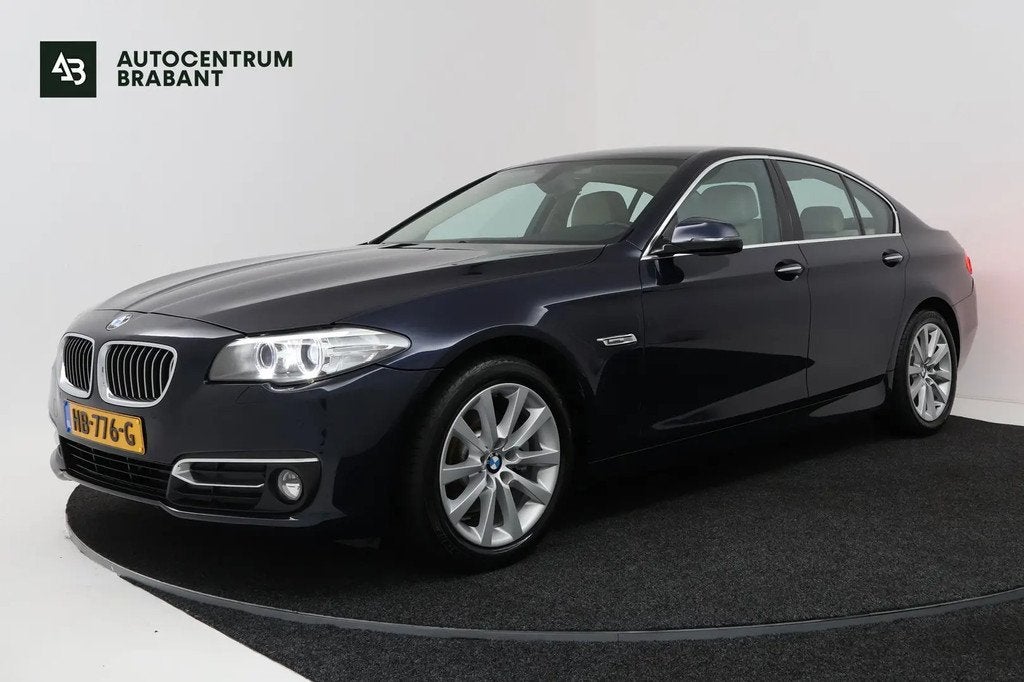BMW 5 Serie 520i High Executive (STOELVERWARMIN € 17.445,0, Gebruikt, 4 cilinders, 2000 kg, Blauw