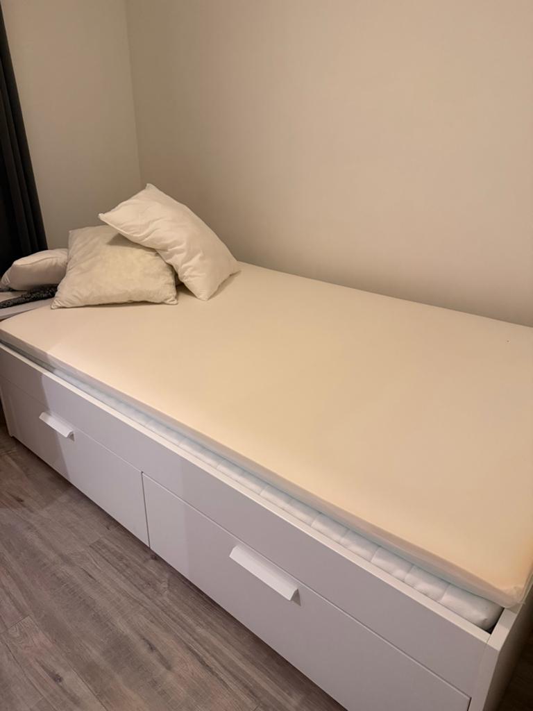 Bed matras en topmatras van IKEA (NO BED FRAME), Huis en Inrichting, Slaapkamer | Matrassen en Bedbodems, Ophalen, Gebruikt, Eenpersoons