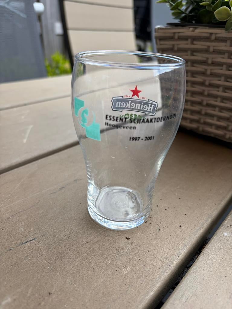 Heineken dubbeldruk glas essent schaaktoernooi hoogeveen, Ophalen, Zo goed als nieuw, Bierglas