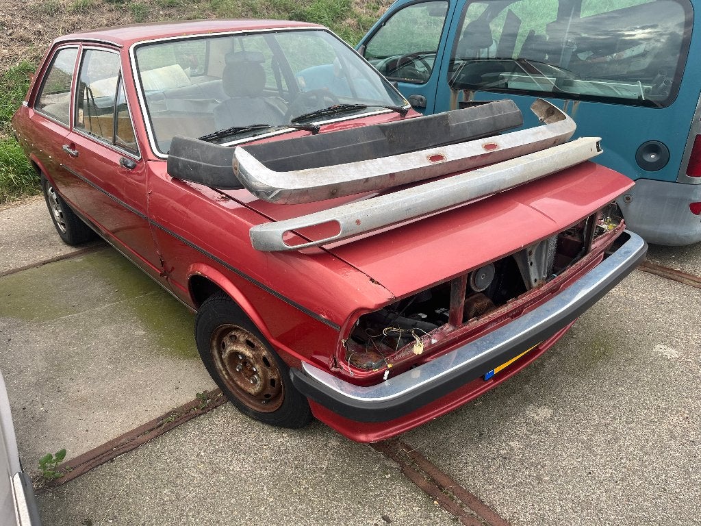 Audi 80 Union GLX uit 1978 onderdelen, Ophalen