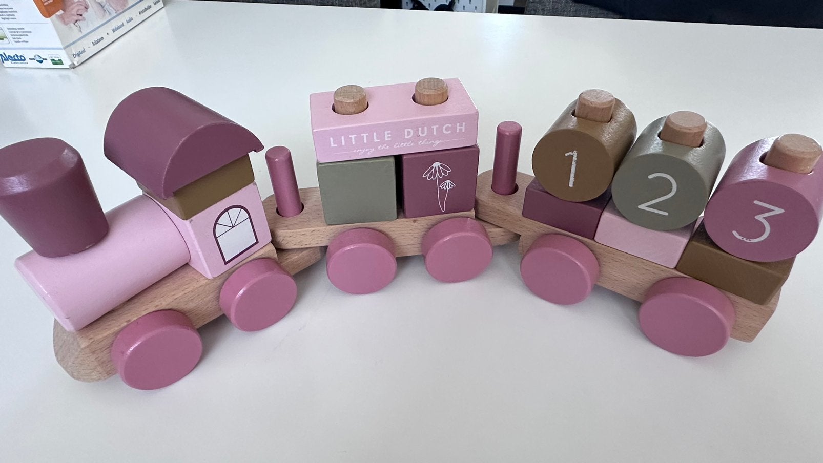 Little Dutch Houten spoorweg trein met steekvormen, Sieraden, Tassen en Uiterlijk, Piercings, Ophalen of Verzenden, Zo goed als nieuw
