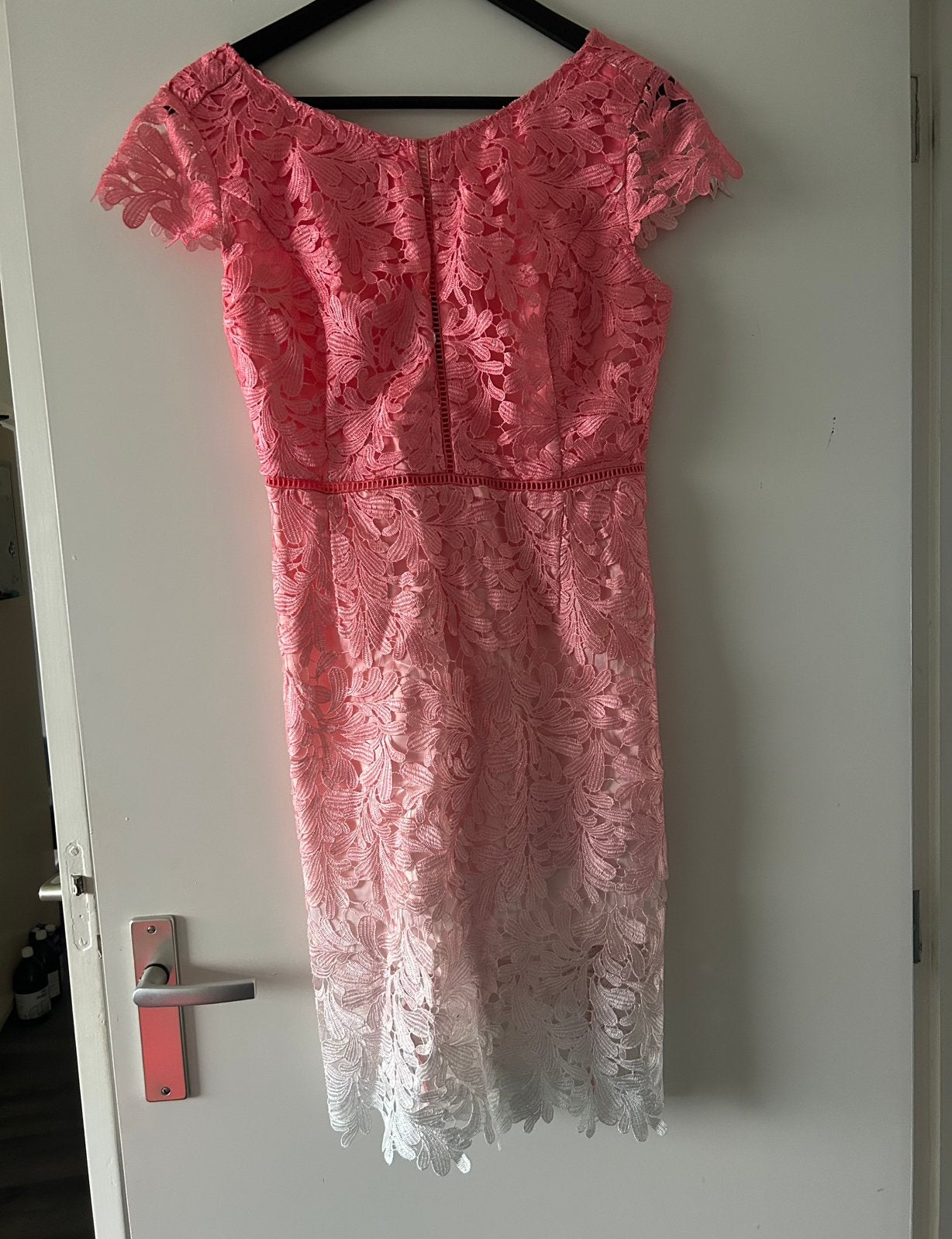 Prachtige kanten Guess jurk koraal, maat L, Overige typen, Overige kleuren, Maat 42/44 (L), Nieuw