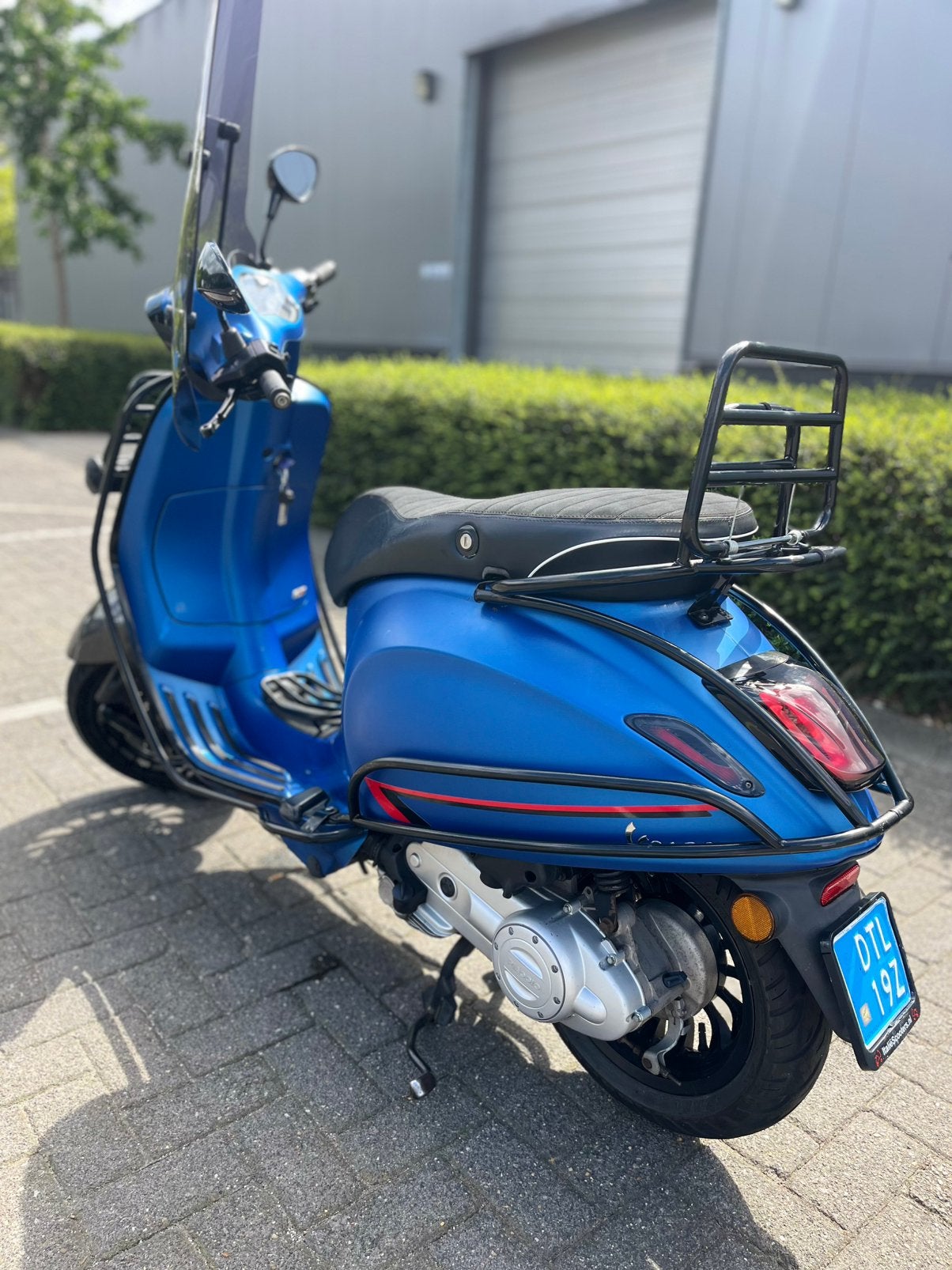 Vespa sprint full option, Fietsen en Brommers, Scooters | Vespa, Ophalen of Verzenden, Zo goed als nieuw, Benzine