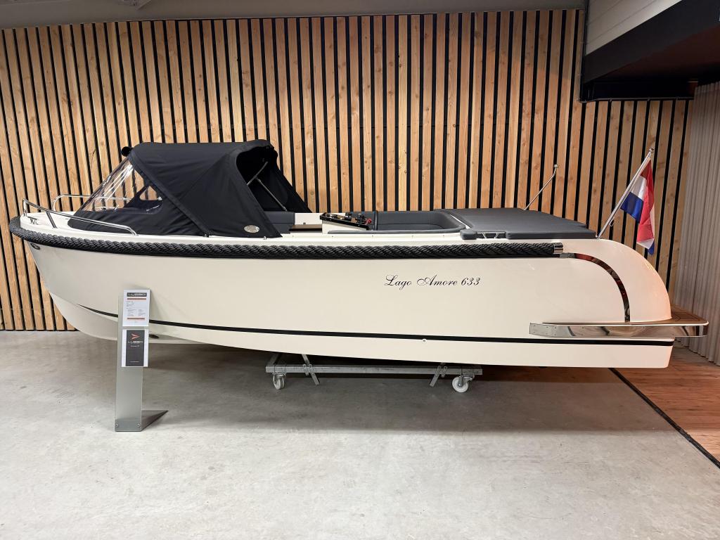 Demo LAGO AMORE 633 '60PK SUZUKI' KOELKST BOEGSCHROEF OPTIES, Watersport en Boten, 6 m, Zo goed als nieuw, Polyester, Benzine