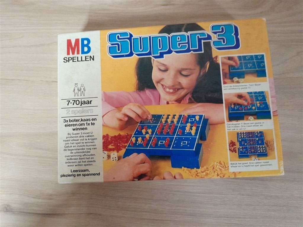Super 3 - s1789, Hobby en Vrije tijd, Gezelschapsspellen | Bordspellen, Verzenden, Zo goed als nieuw