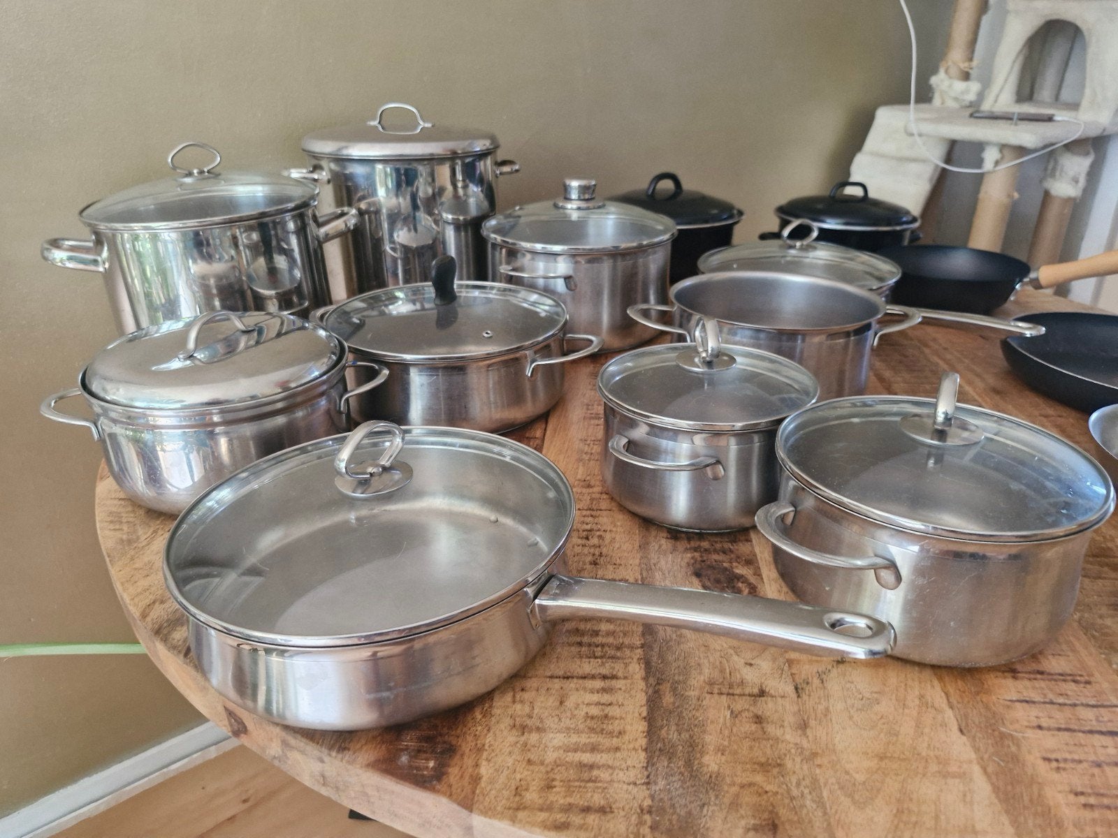 Te koop Veel Stevige en goede pannen voor fornuis, Ophalen, Gebruikt, Rvs, Pannenset