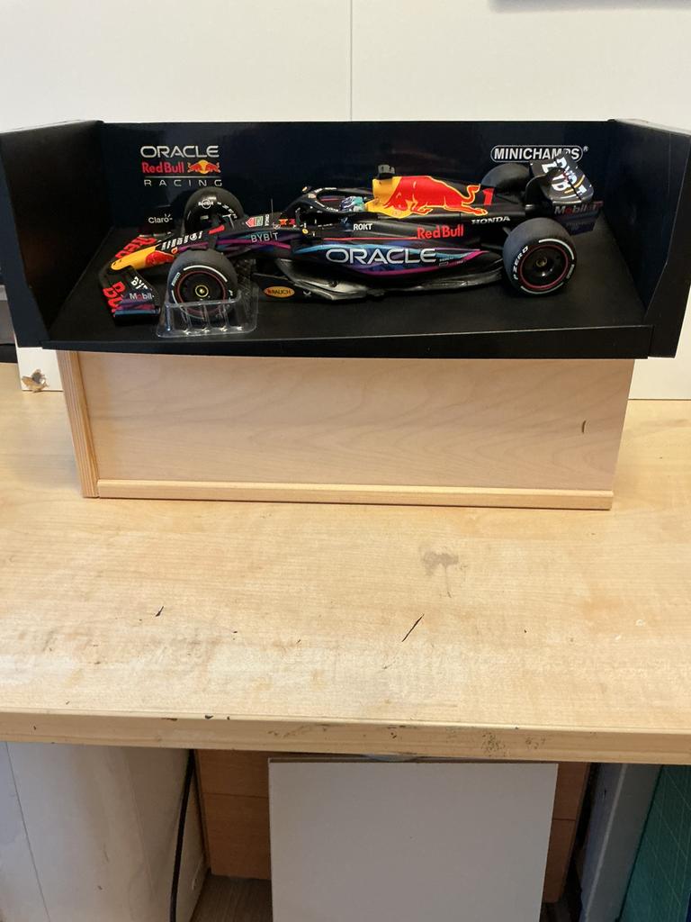 Max Verstappen Miami Special livery, Verzamelen, Automerken, Motoren en Formule 1, Ophalen of Verzenden, Zo goed als nieuw, Formule 1