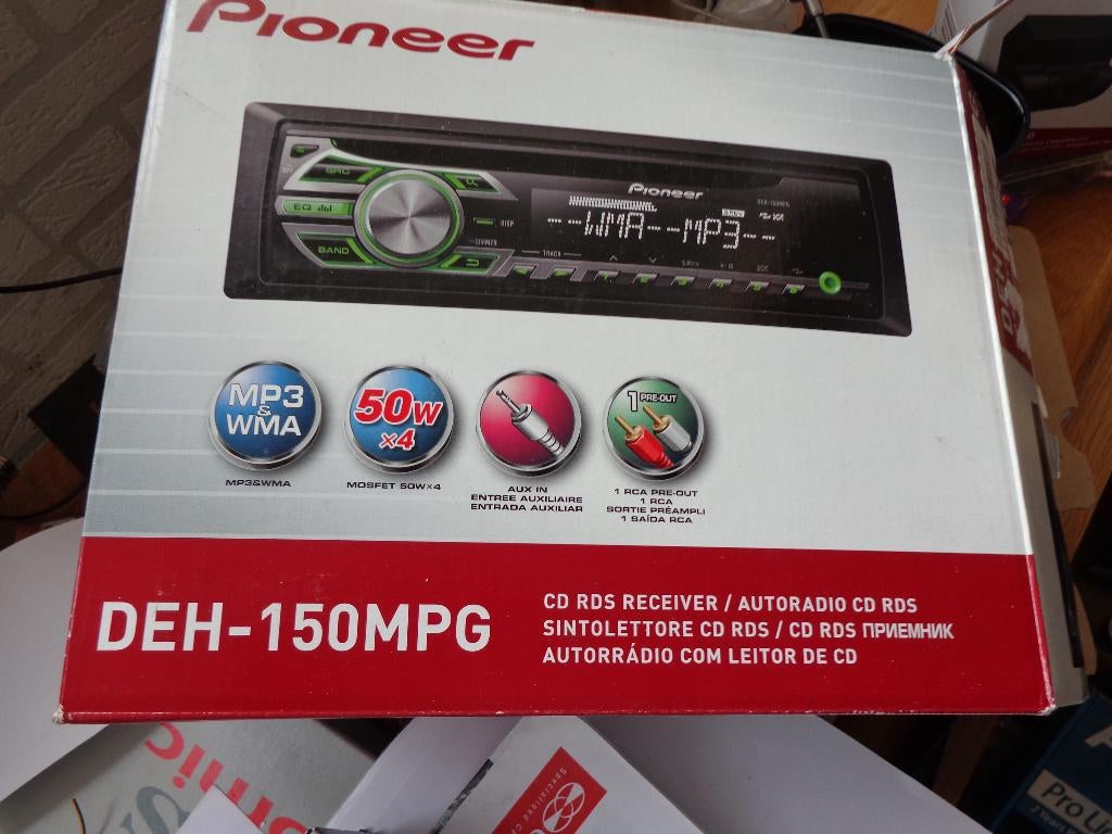 PIONEER RADIO CD met AUX NIEUW MET DOOS., Ophalen of Verzenden