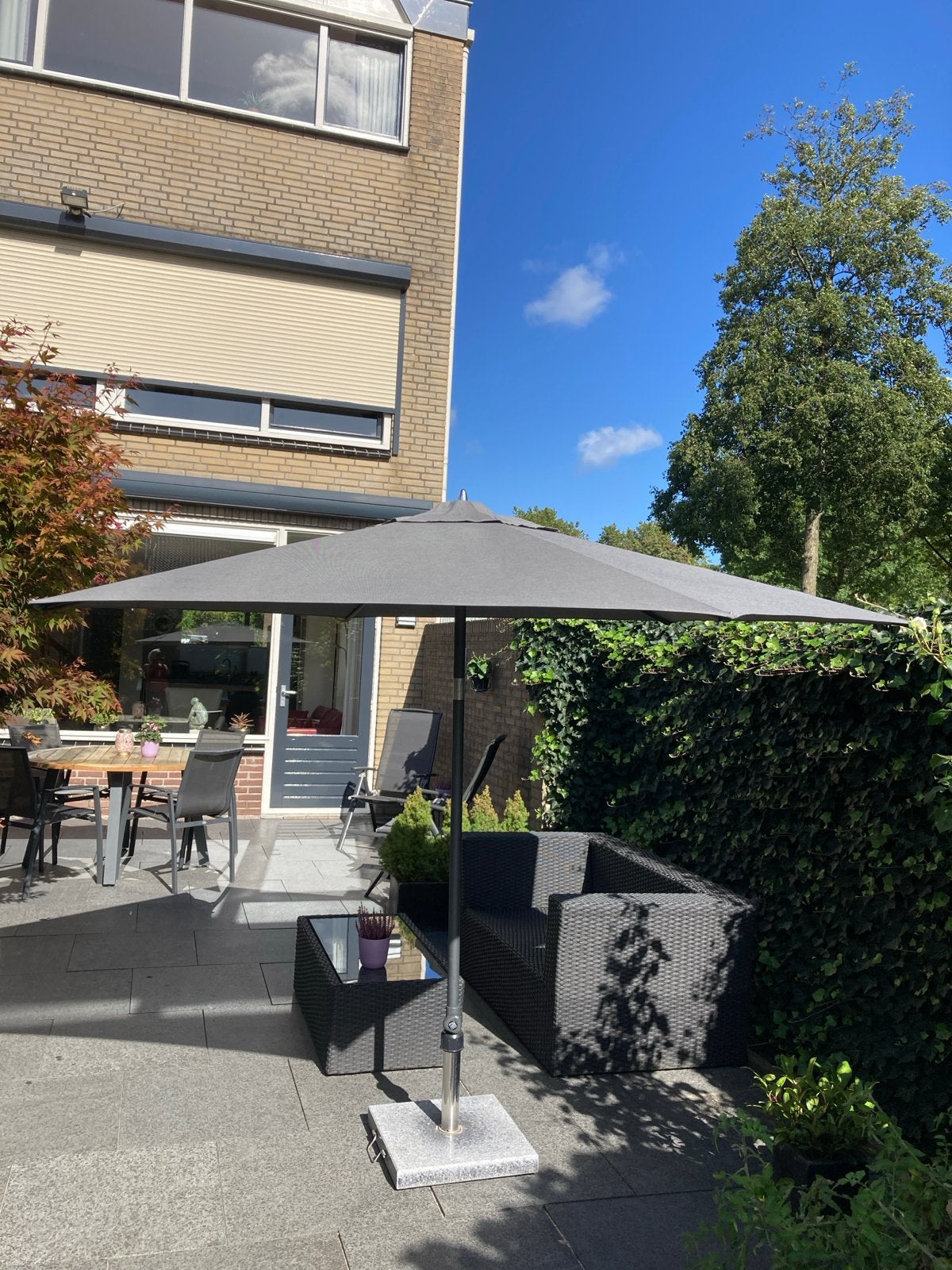 Stevige zeskantige parasol grijs, zonder voet, Ophalen, Gebruikt, Kantelbaar, 2 tot 3 meter