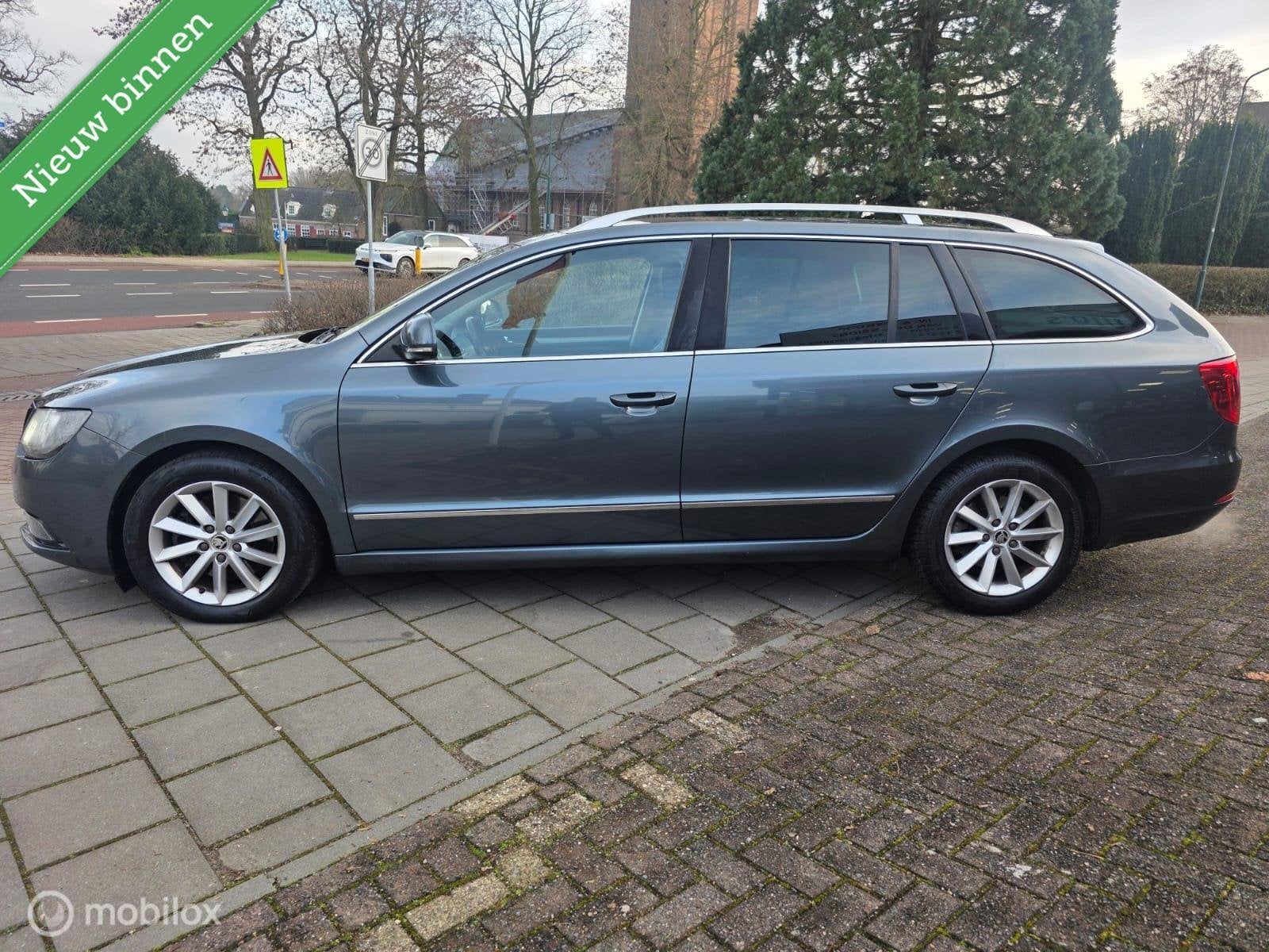 Skoda Superb Combi 1.6 TDI Ambition Business, Auto's, Voorwielaandrijving, Gebruikt, 4 cilinders, 23 km/l