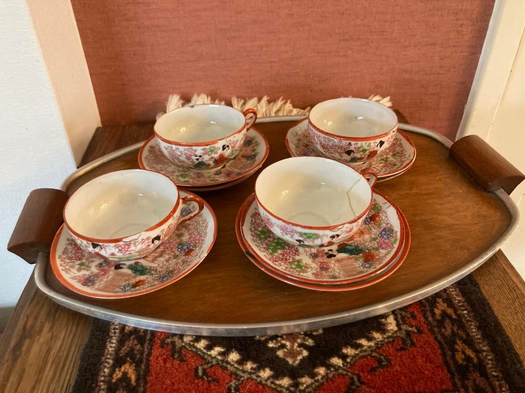 Set van Japanse of Chinees ?? theekopjes met schotels, Ophalen