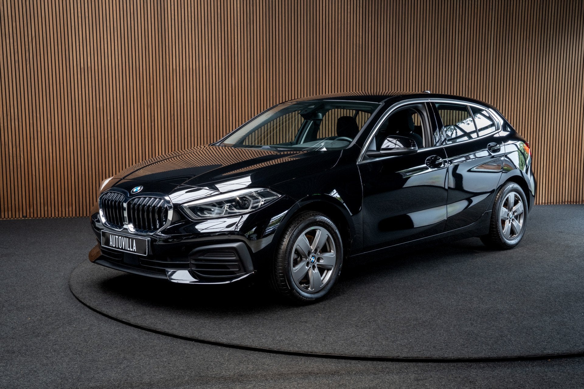 BMW 1-serie 116i Navi Climate PDC Stoel- & stuurverw. LM vel, Auto's, 1-Serie, Gebruikt, Leder en Stof, Zwart