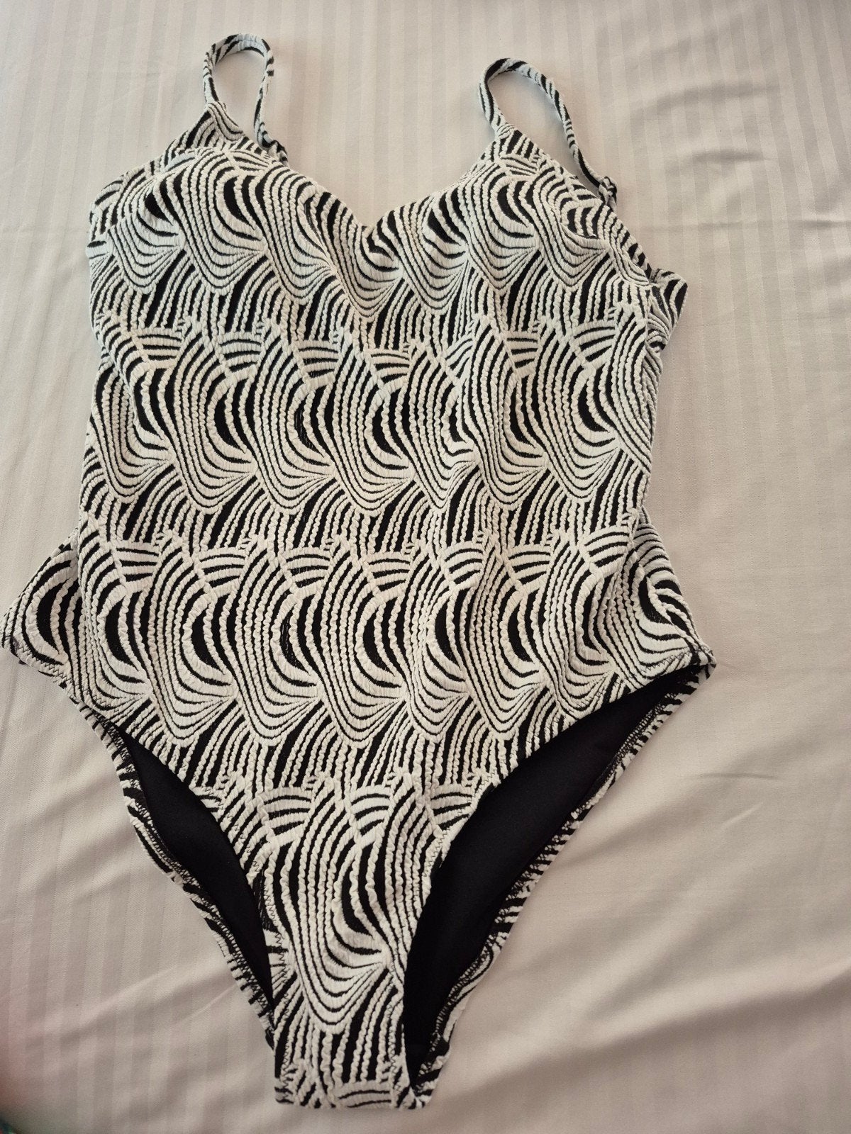 Nieuw zwart-wit badpak maat M van Primark, Kleding | Dames, Badmode en Zwemkleding, Primark, Zwart, Nieuw, Badpak