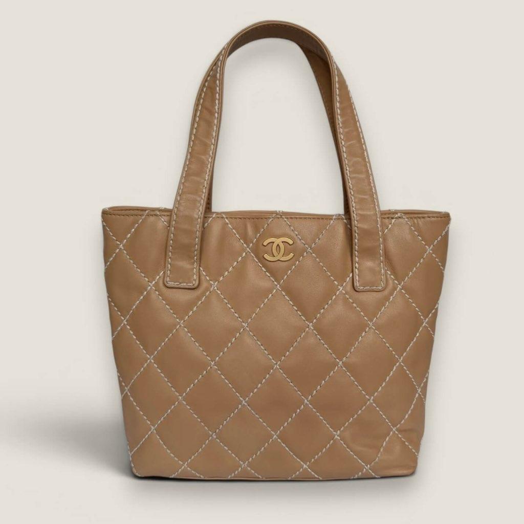 Chanel beige small CC calfskin wild stitch tote, Gebruikt, Beige, Ophalen of Verzenden, Handtas