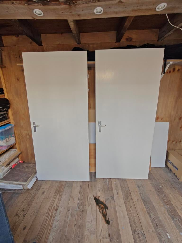 Twee witte opdek binnendeuren, 211x93 cm, rechtsdraaiend, Doe-het-zelf en Verbouw, Ophalen