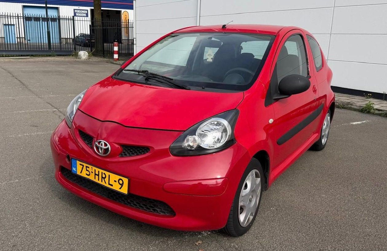 Toyota Aygo 1.0-12V + Nap Isofix Stuurbekrachtiging, Voorwielaandrijving, Stof, Gebruikt, Zwart