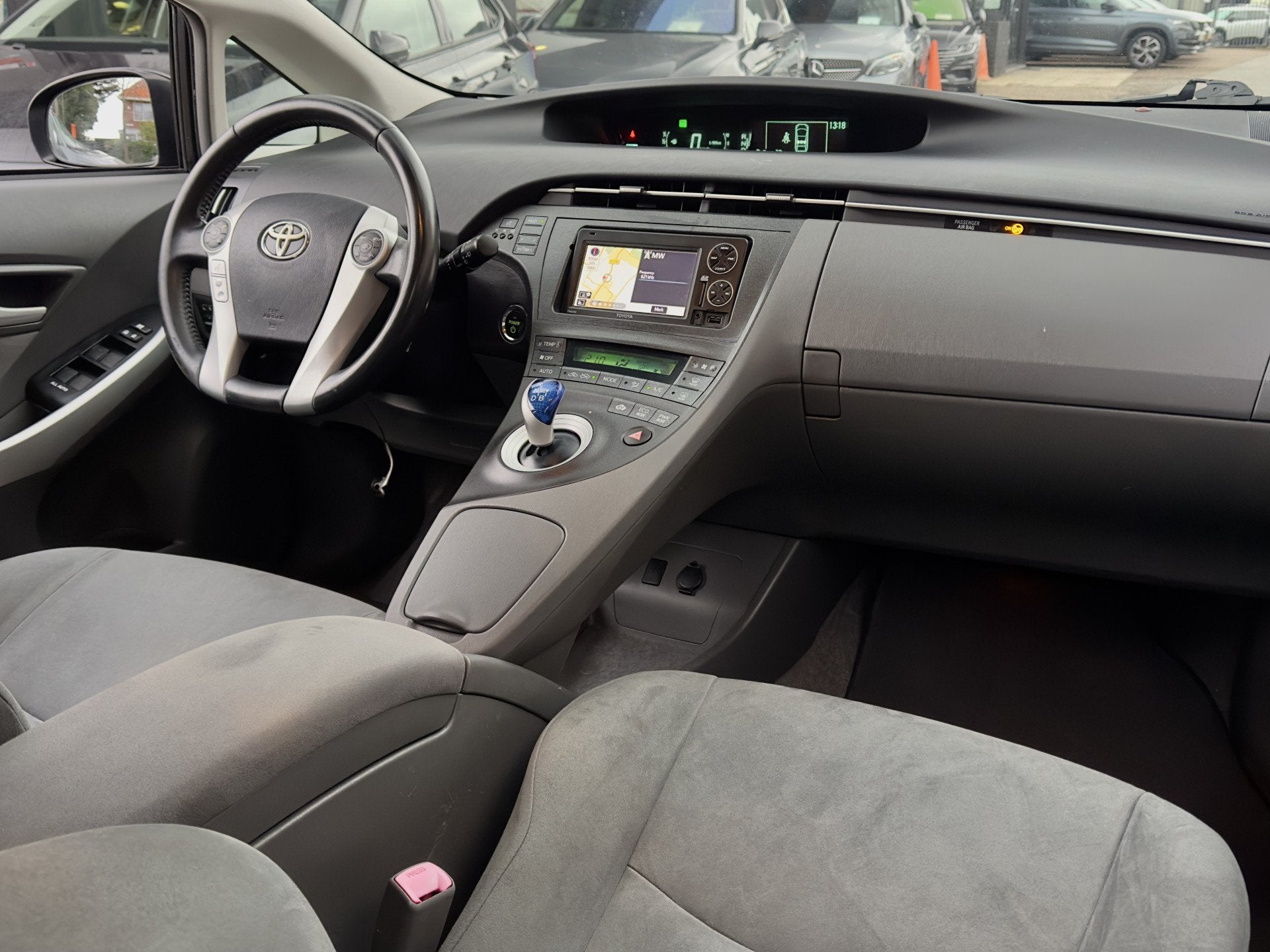 Toyota Prius 1.8 ASPIRATION AUT NAVI AIRCO HEAD-UPP LED LMV, Auto's, Gebruikt, 4 cilinders, Alcantara, Origineel Nederlands