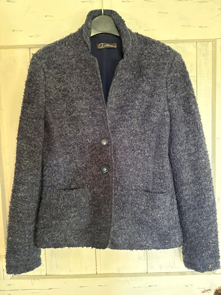 B Three Bouclé Jasje Maat 40 - Donkerblauw, Kleding | Dames, Ophalen of Verzenden, Zo goed als nieuw, Maat 38/40 (M), Blauw