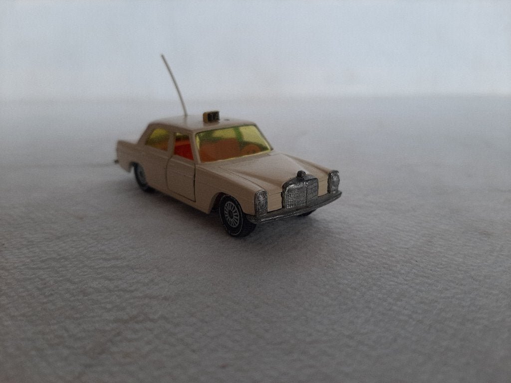 Siku Mercedes 250 taxi model, Hobby en Vrije tijd, Ophalen of Verzenden, Gebruikt, Auto, SIKU