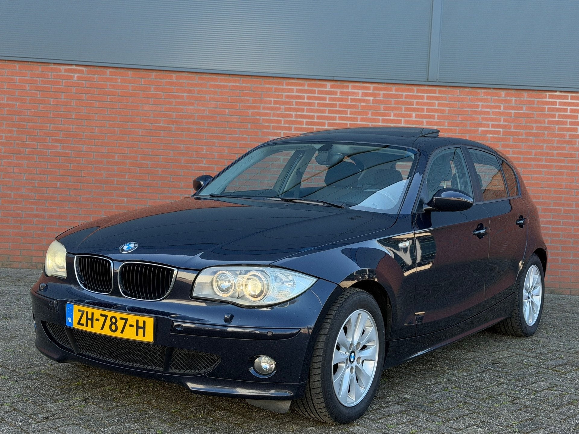 BMW 1-serie 120i High Executive | Automaat | Netjes | Clima, Achterwielaandrijving, 4 cilinders, 150 pk, Blauw