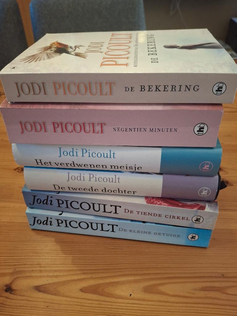 6 boeken van Jodi Picoult., Ophalen of Verzenden, Gelezen