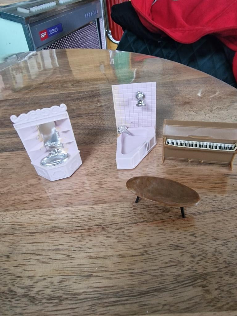 Miniatuur meubels: badkamer en piano tafel bleu box, Verzamelen, Poppenhuizen en Toebehoren, Ophalen of Verzenden