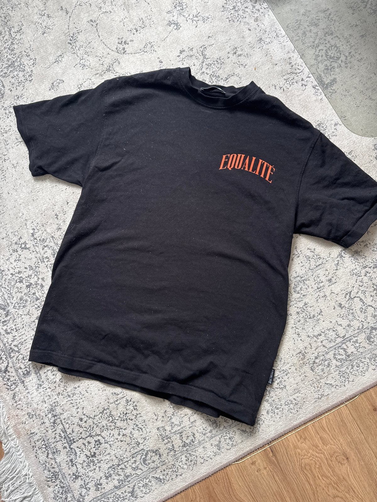 EQUALITÉ T-shirt Zwart Maat M, Kleding | Heren, Ophalen, Zo goed als nieuw, Maat 48/50 (M), Zwart