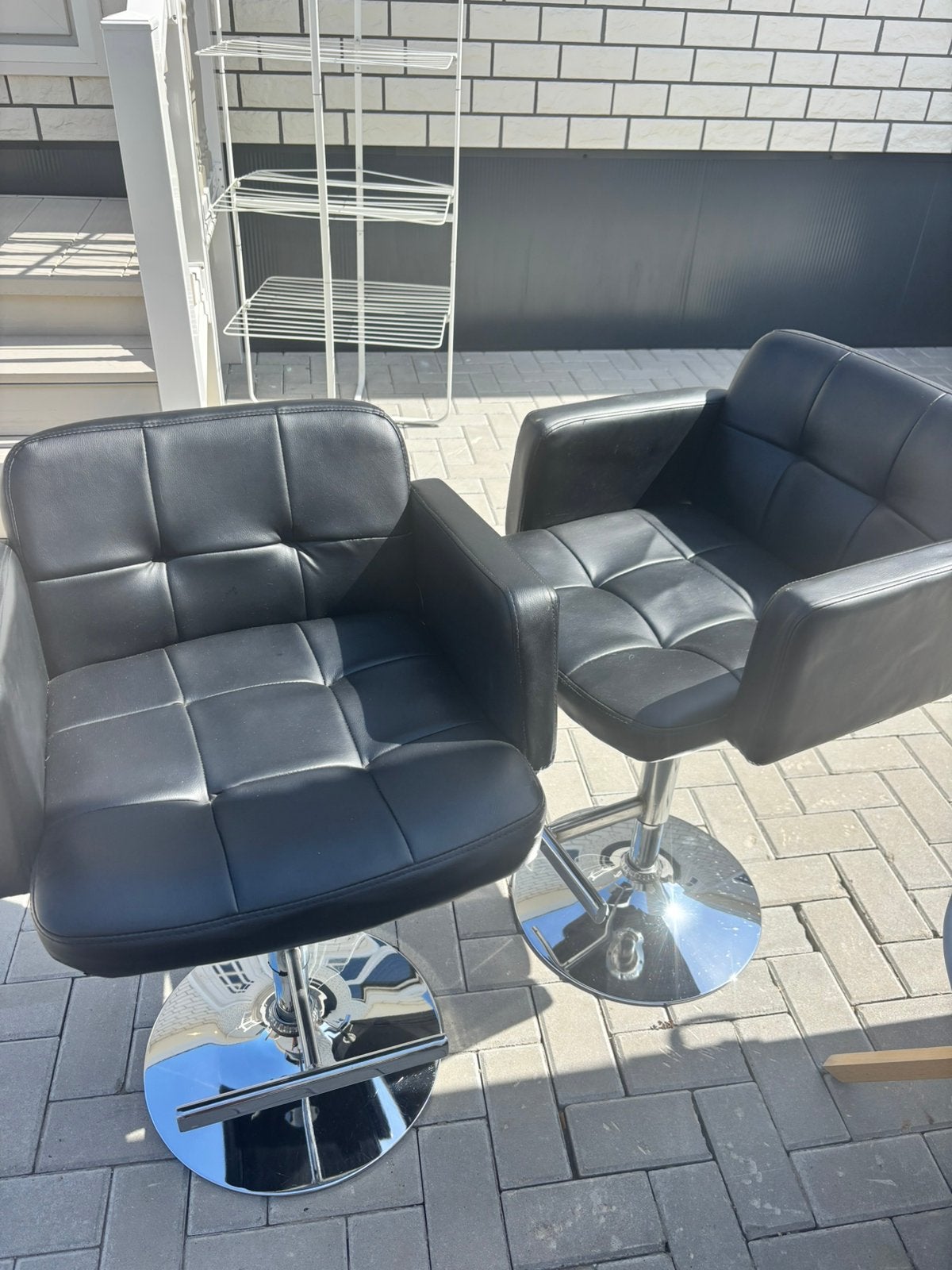 2 barkrukken zwart met zilver, Ophalen, Gebruikt, 60 tot 90 cm, Leer