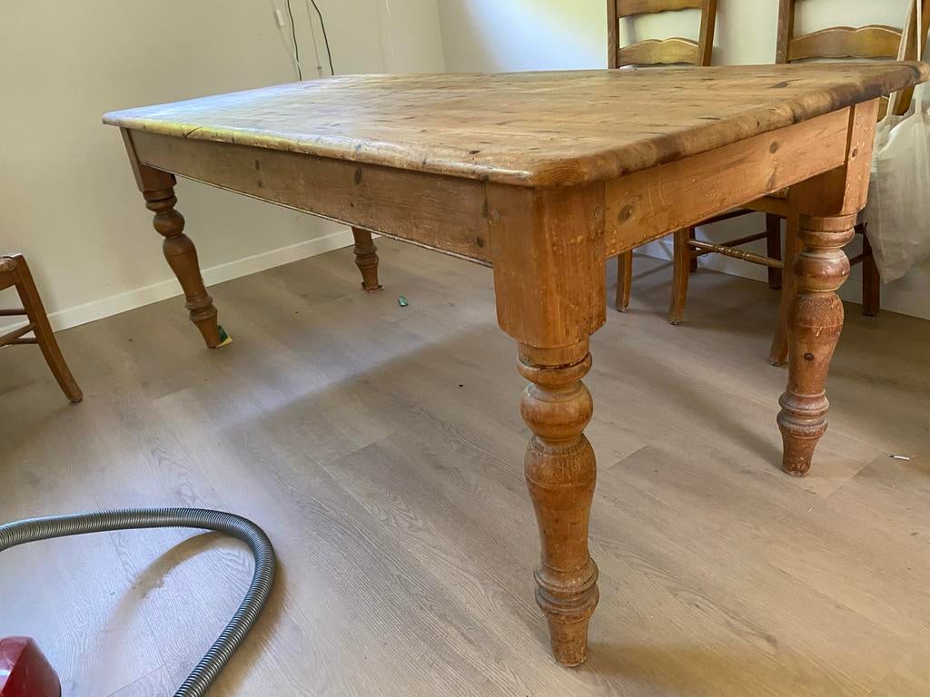 Massief houten eettafel met gebruikssporen, Huis en Inrichting, Tafels | Eettafels, Ophalen, 50 tot 100 cm, Zo goed als nieuw