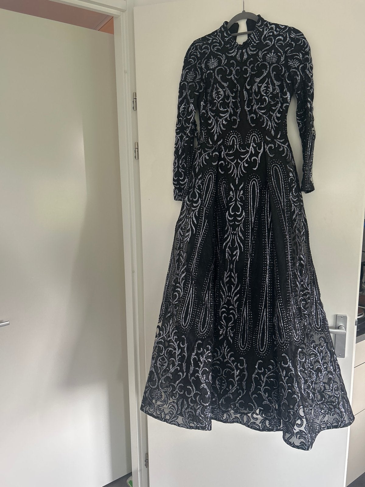 Prachtige Zwarte Zilveren glitter (Marrokkaanse) jurk, Kleding | Dames, Maat 38/40 (M), Zwart, Ophalen of Verzenden, Zo goed als nieuw