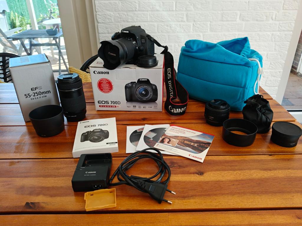 Canon EOS 700D zeer complete set, Ophalen, Spiegelreflex, Canon, Zo goed als nieuw