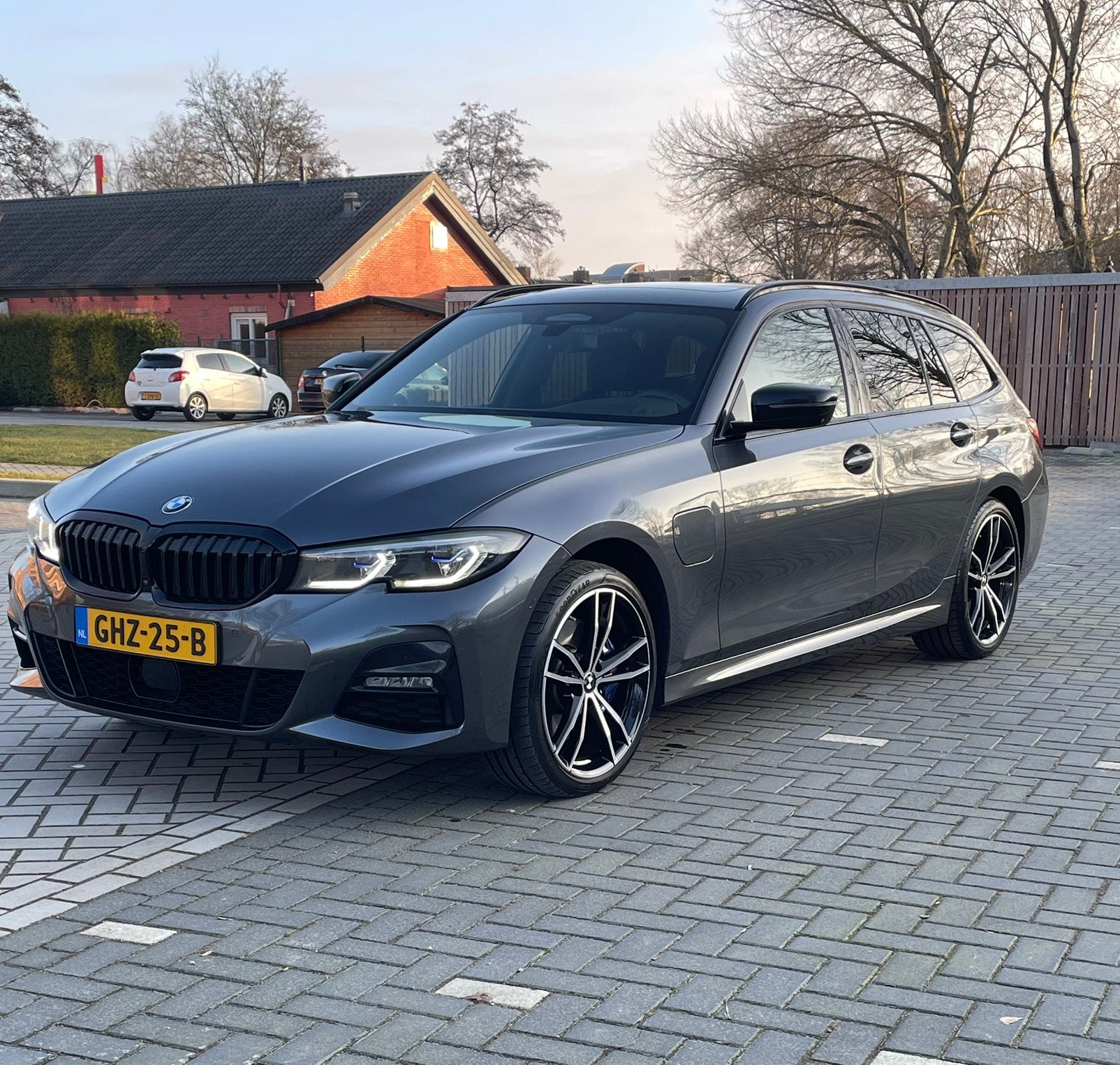 BMW 3-Serie 330e 292pk Xdrive Vol! Dealer OH |M-Pakket |Pano, Auto's, BMW, Automaat, 1998 cc, 4 cilinders, Plug-in hybride