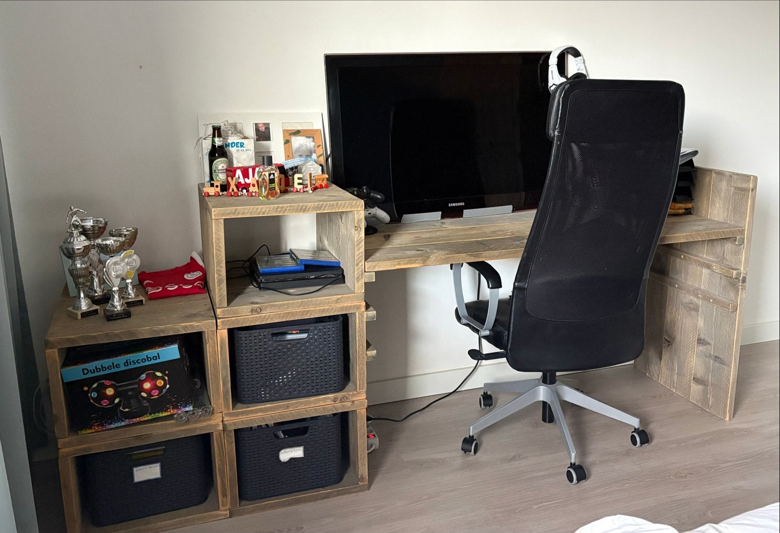 Steigerhouten meegroeibureau met vakkenkast - Op maat gemaak, Huis en Inrichting, Ophalen, Gebruikt, Hout, Overige merken