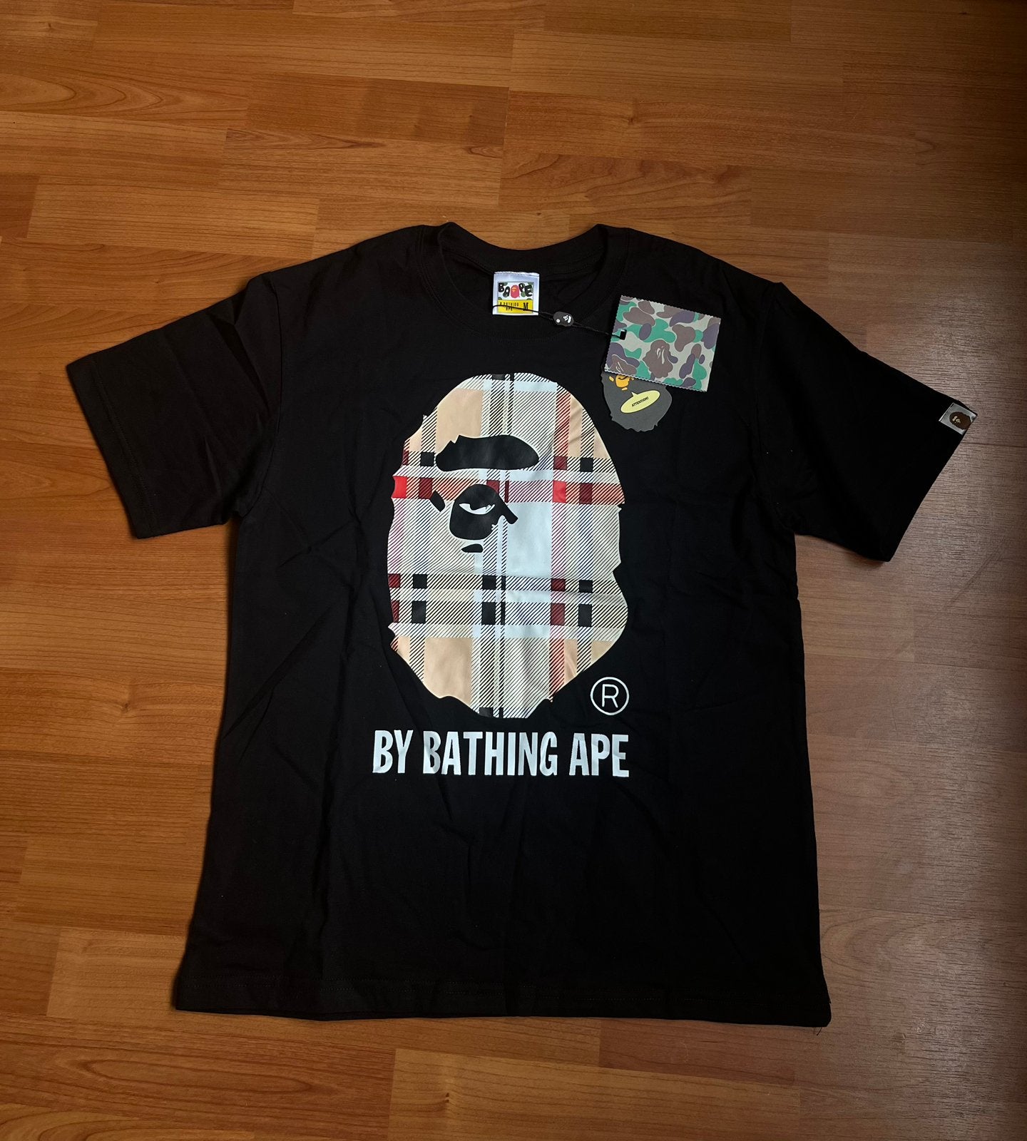 Bape x Burberry T-shirt Zwart Maat M New, Kleding | Heren, T-shirts, Ophalen of Verzenden, Zo goed als nieuw, Zwart