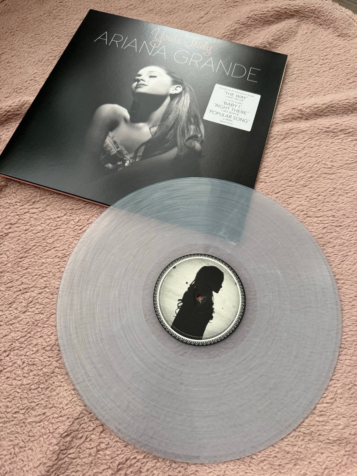 Ariana Grande - Yours Truly (Clear Swirl Vinyl) met hype sti, LP, Pop, Colored vinyl, Ophalen of Verzenden