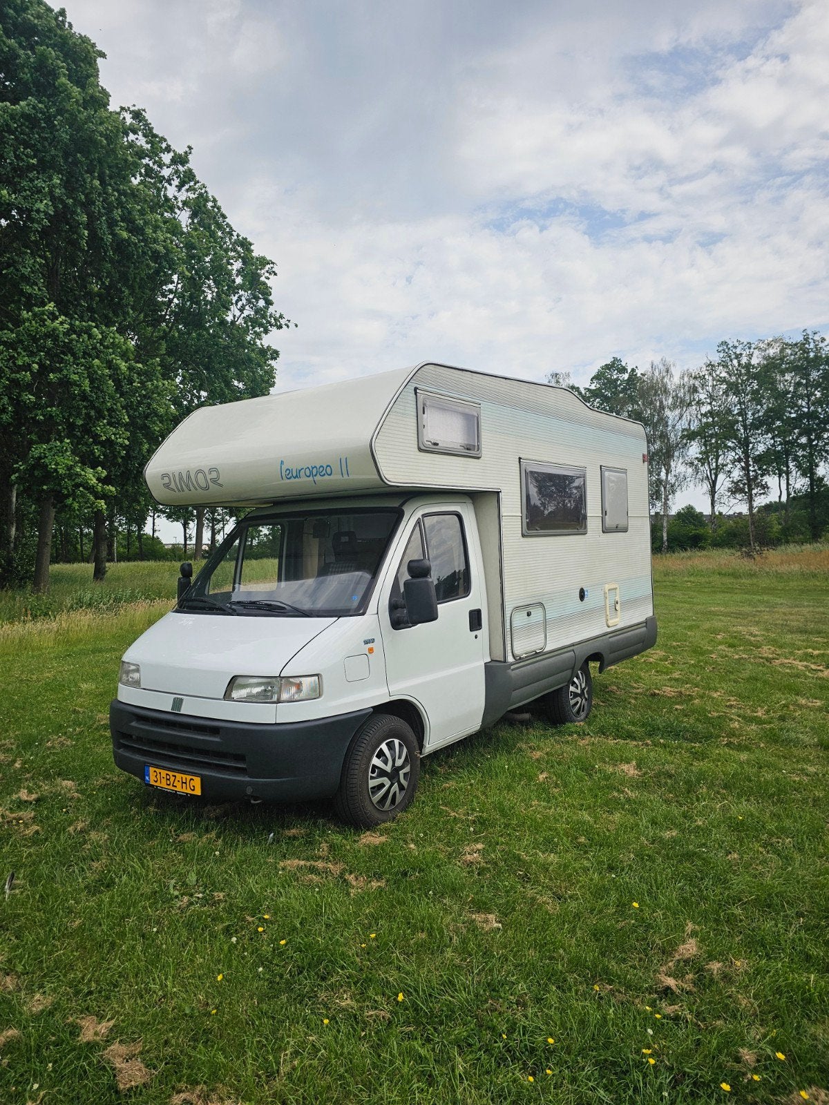 Nette Rimor 6-persoons camper | 115dkm | APK 2028 | Instapkl, Caravans en Kamperen, Particulier, Half-integraal