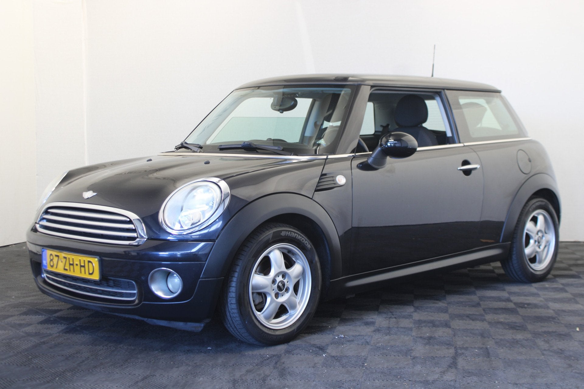 MINI 3-deurs 1.4 One Pepper (bj 2008), Auto's, Voorwielaandrijving, Stof, Gebruikt, Zwart
