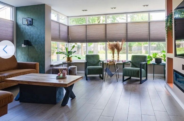 2 comfortabele stoelen, eventueel met tafeltje, Ophalen, Twee, Overige kleuren, Zo goed als nieuw