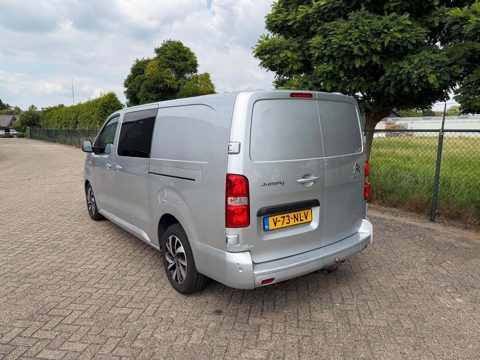 Citroen JUMPY 2.0 BlueHDI 180 Club XL DC S&S Automaat, Lees, Auto's, 1780 kg, Stof, Gebruikt, 4 cilinders