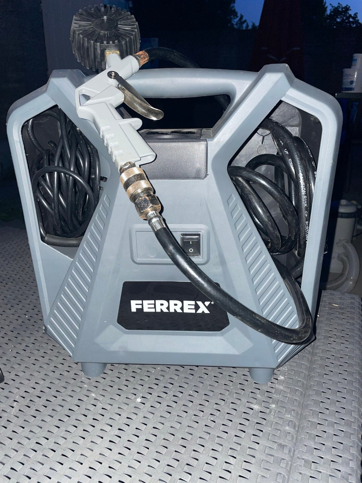Ferrex Draagbare Compressor - Compact en Krachtig, 6 tot 10 bar, Ophalen of Verzenden, Zo goed als nieuw, Minder dan 200 liter/min