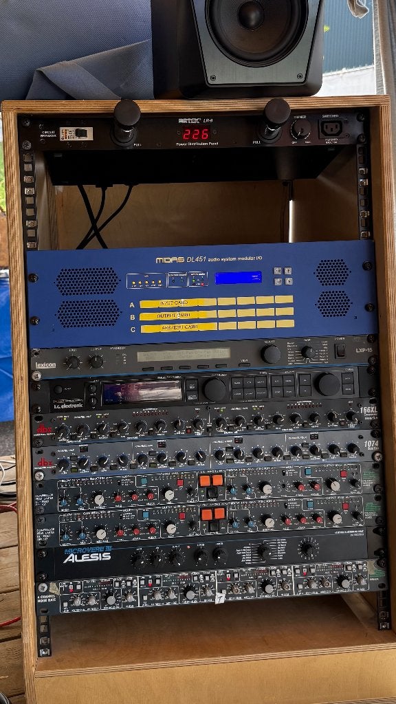 Rack met Lexicon, DBX, BSS, TC Electronic en Midas DL451, Muziek en Instrumenten, Effecten, Ophalen of Verzenden, Gebruikt, Delay of Echo