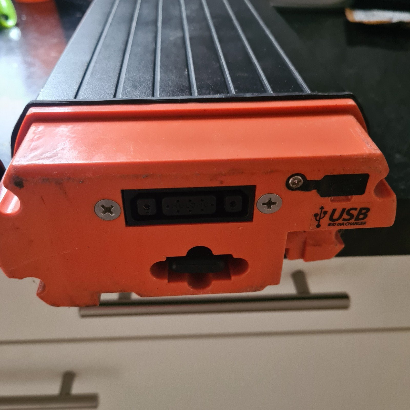 qwic accu 490 whatt laadt niet op, Fietsen en Brommers