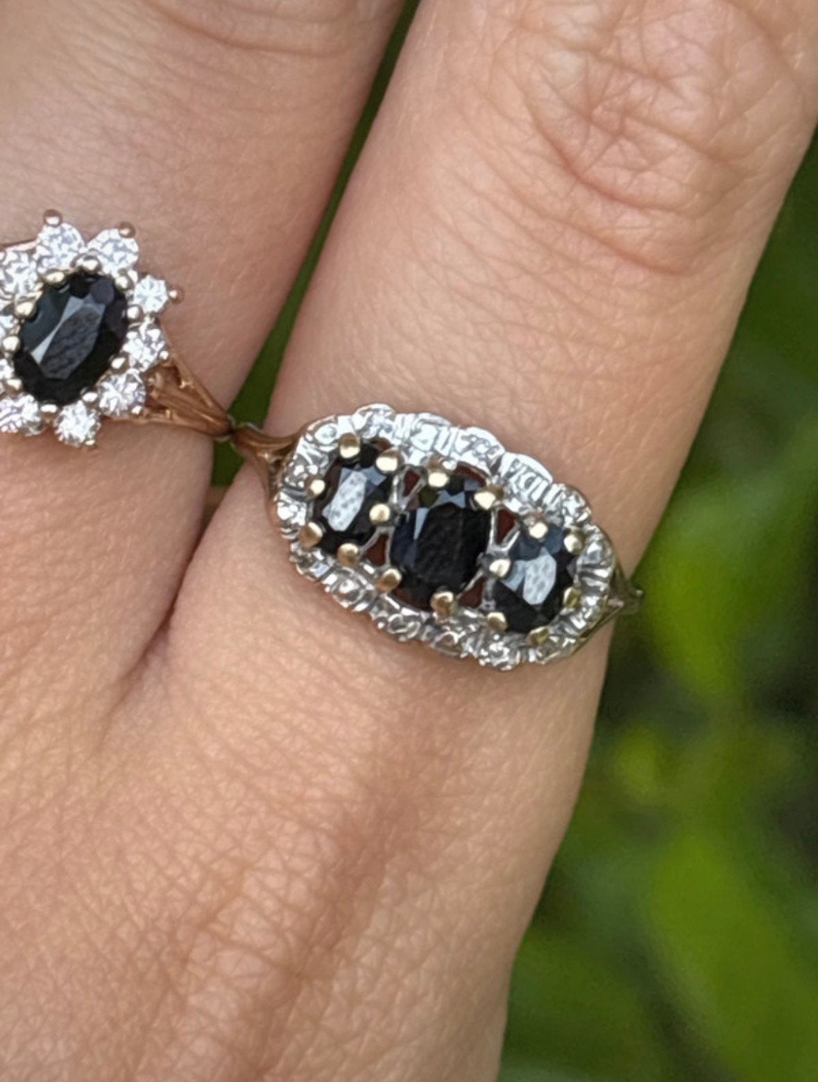 Vintage 9 karaat gouden trilogie ring met saffier & diamant, Sieraden, Tassen en Uiterlijk, Ringen, 18 tot 19, Zo goed als nieuw