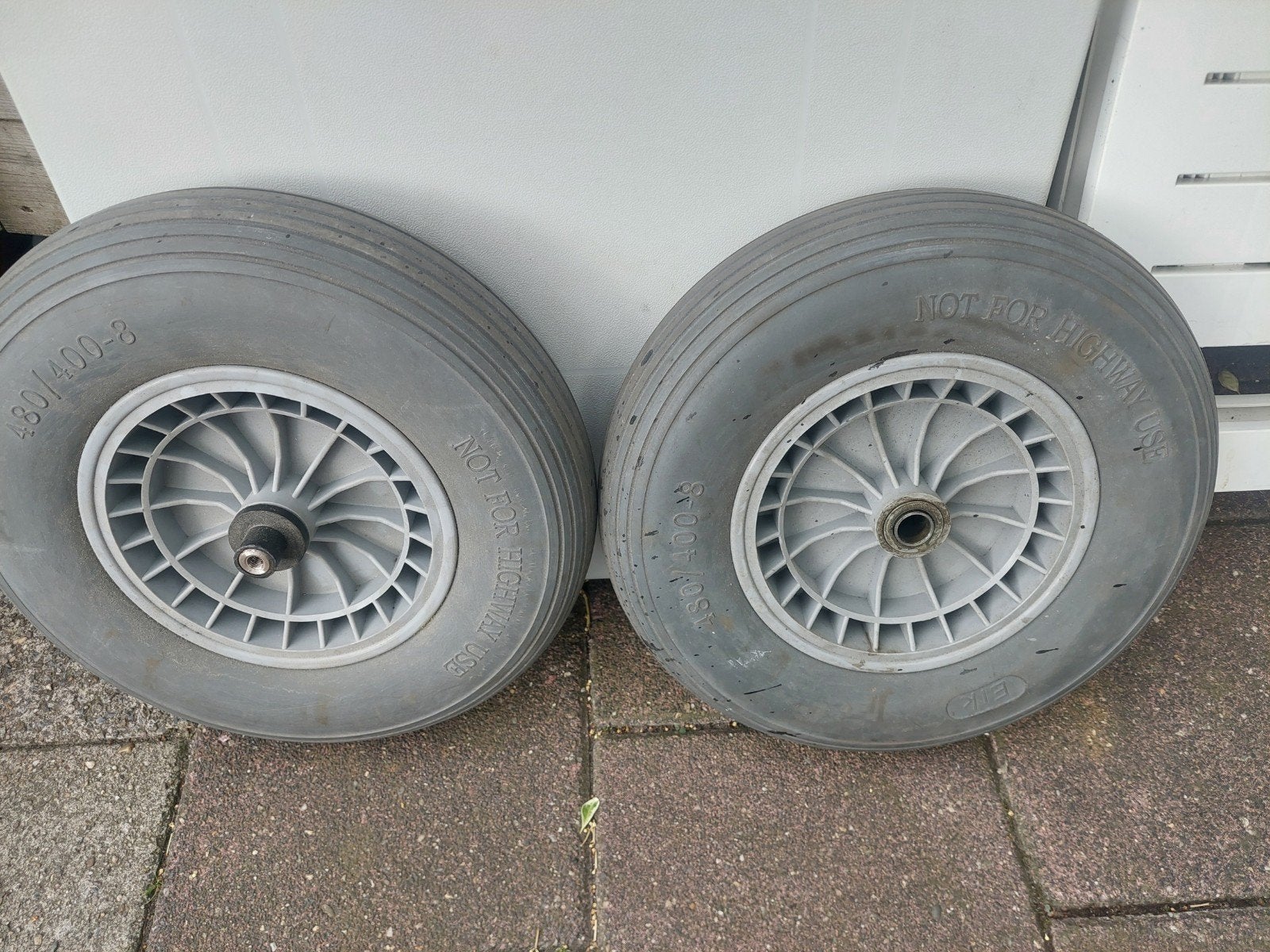 kruiwagen wiel vol rubber., Ophalen