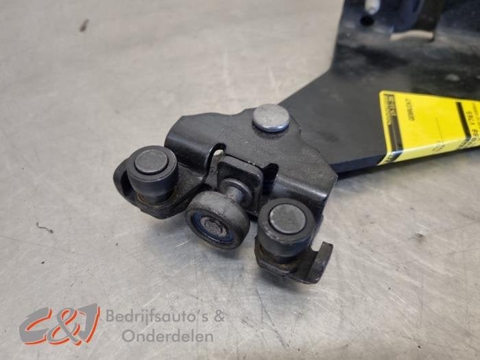 Schuifdeurrol rechts van een Renault Kangoo (OQNC), Gebruikt, -, Renault, -