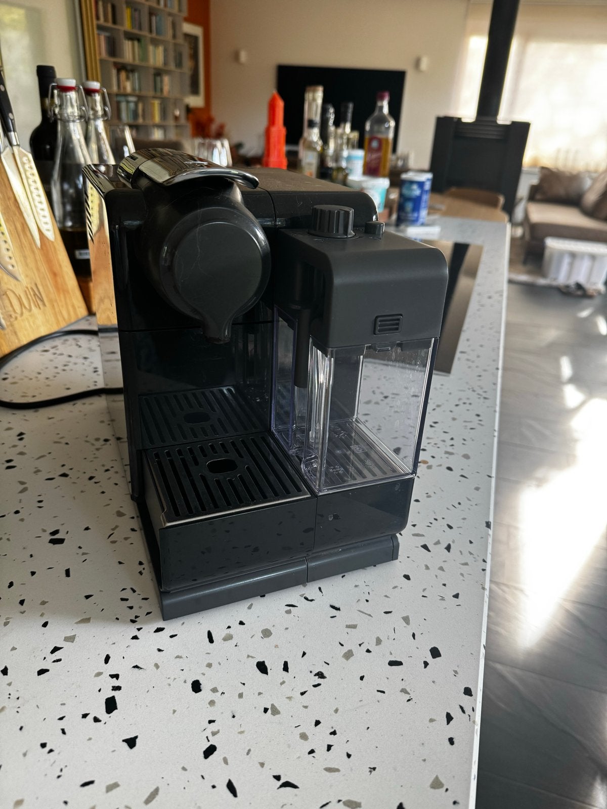 Nespresso De'Longhi koffieapparaat - Zo goed als nieuw, Ophalen, Koffiemachine, Zo goed als nieuw, 1 kopje