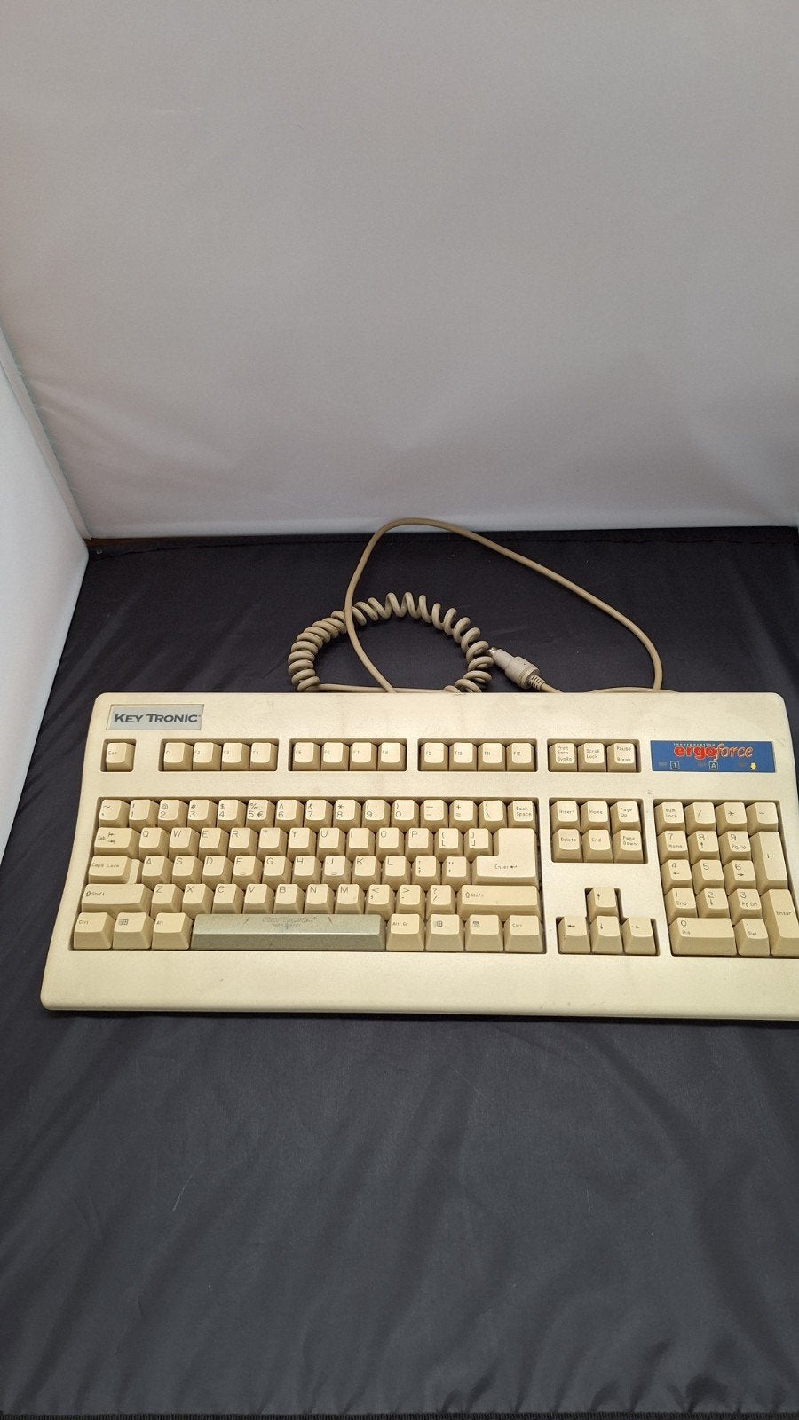 Vintage Key Tronic Toetsenbord met DIN-aansluiting, Gebruikt, Info@keytronic.com, Key Tronic Corporation, Key Tronic