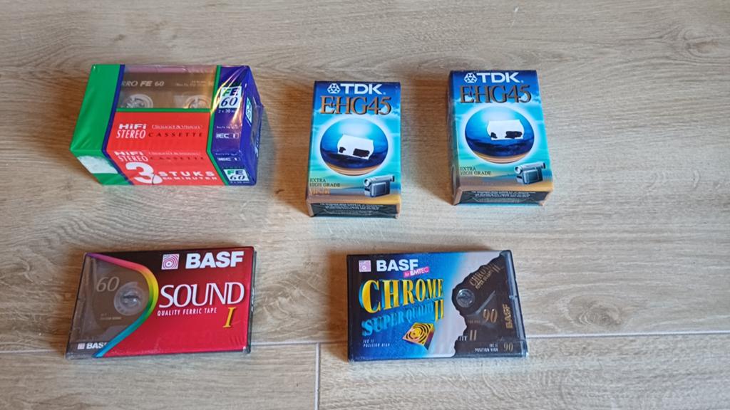 9 nieuwe cassettebandjes, Ophalen, 2 t/m 25 bandjes, Overige genres, Nieuw in verpakking