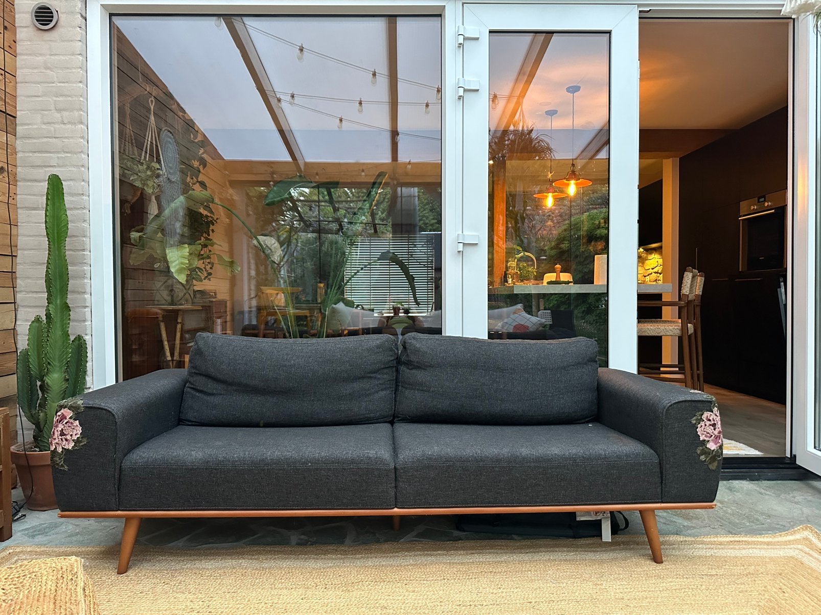 Seeking a new home: 3 seater sofa, Gebruikt, Driepersoons, 75 tot 100 cm, Rechte bank