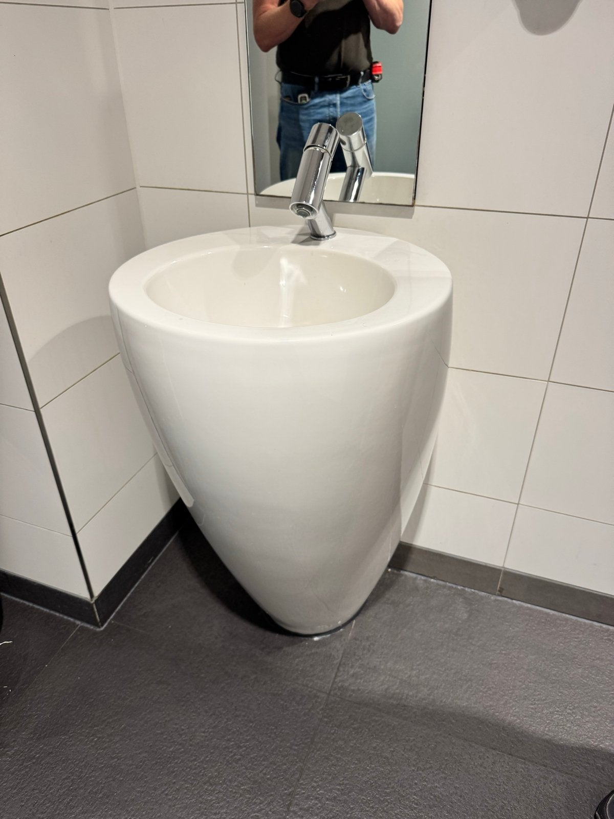 Moderne Wastafel op Zuil - Stijlvol en Compact, Ophalen, Gebruikt, Steen, Wastafel